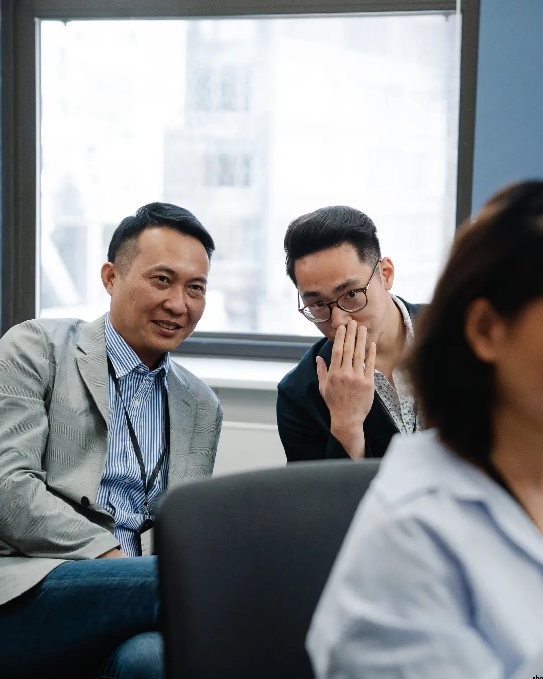 Como se diz falar mal de alguem em ingles